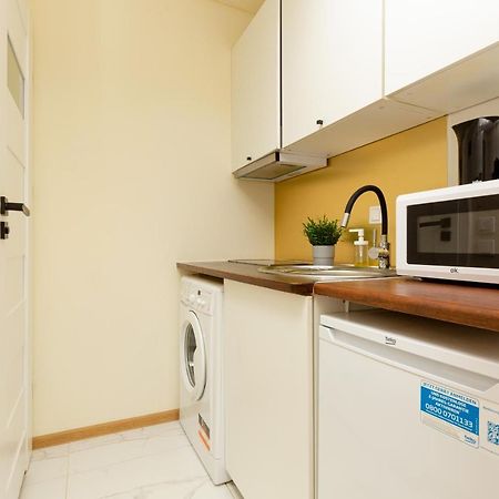 Micro Apartment Miaczynska By Noclegi Renters Варшава Экстерьер фото