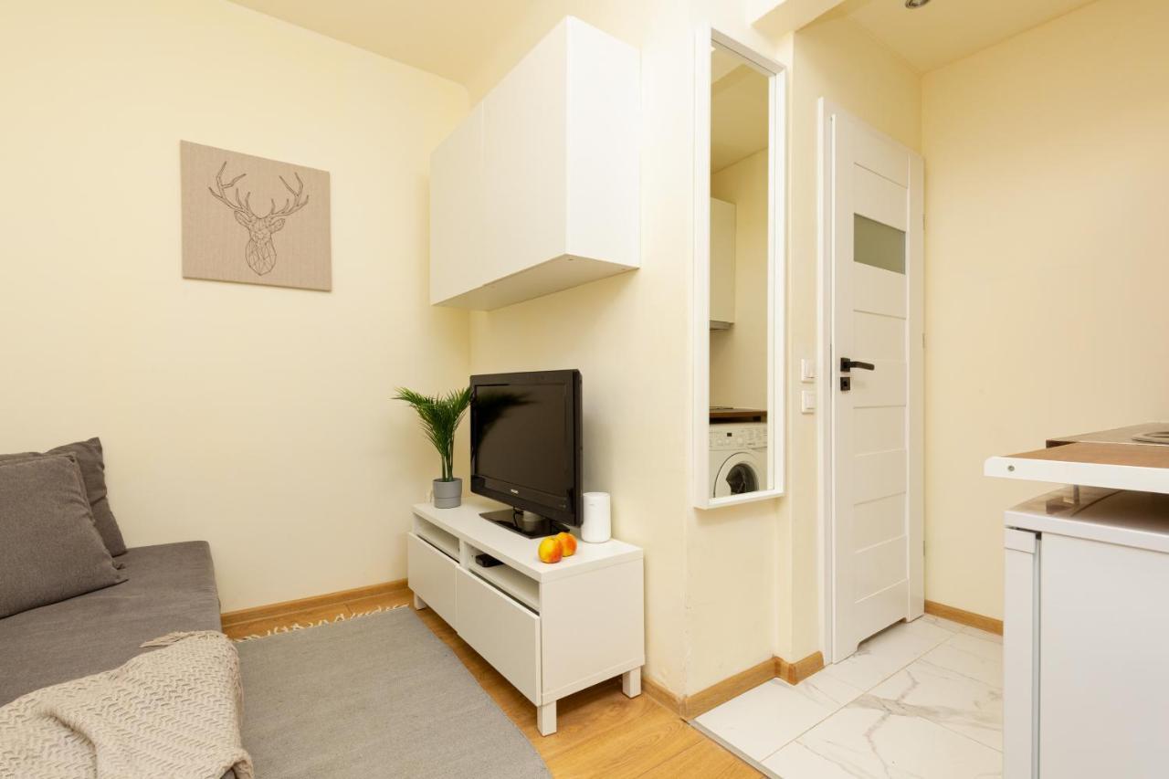 Micro Apartment Miaczynska By Noclegi Renters Варшава Экстерьер фото